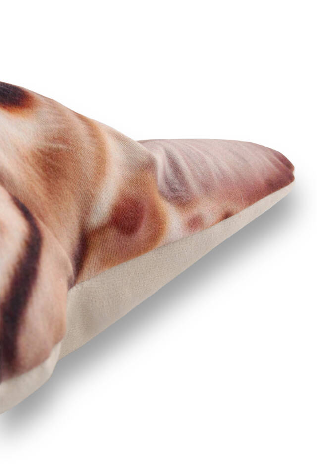 وسادة مزخرفة بنقشة قطة بنية - 2