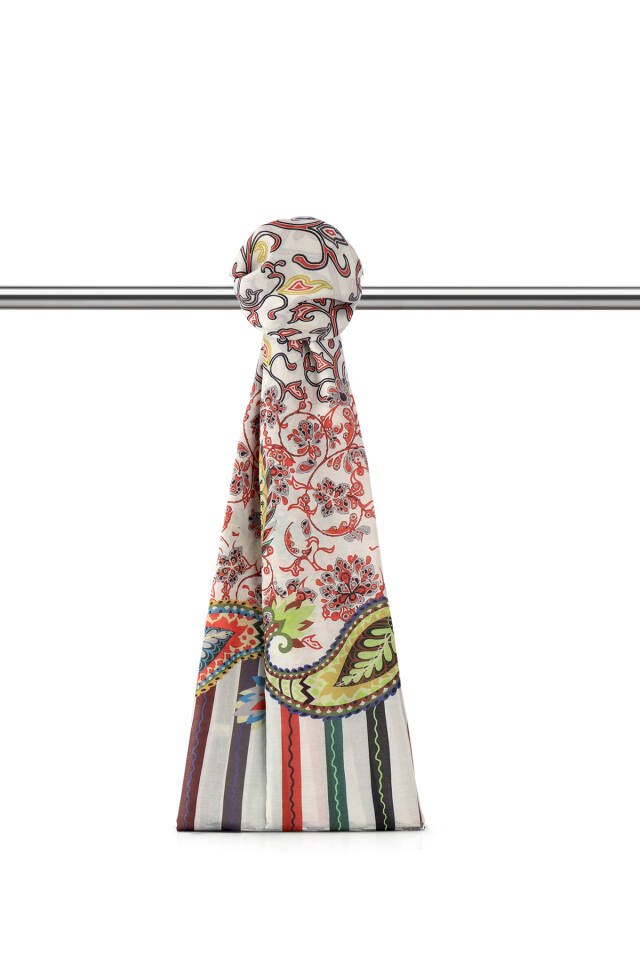 شال ناعم بنقشة اللبلاب الكريمي 