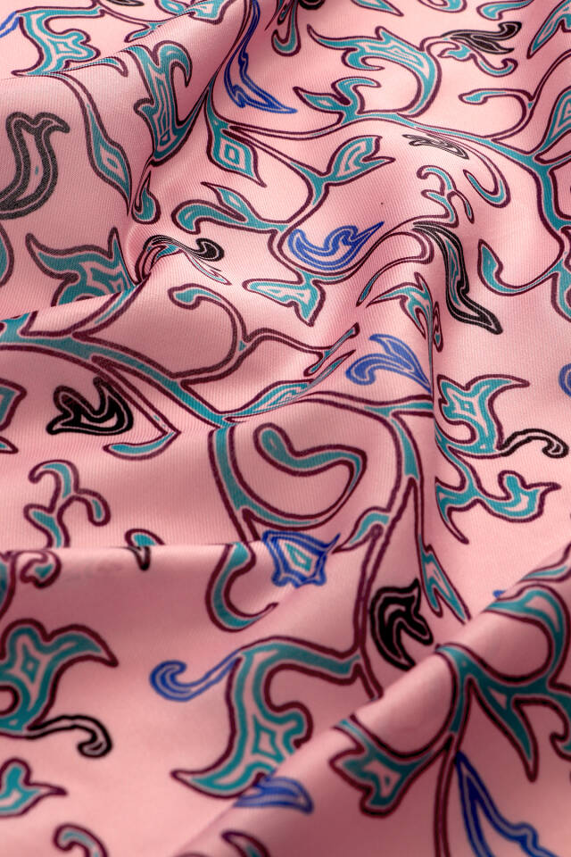 شال ناعم بنقشة اللبلاب الوردي - 3