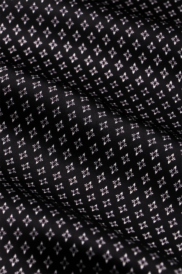 وشاح حريري رجالي منقوش باللون الأسود - 4