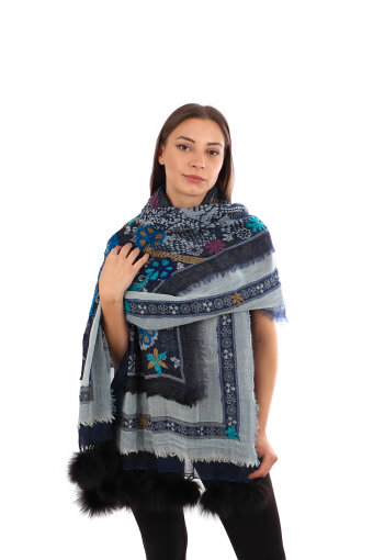 Lacivert Üç Katlı Yıkanmış Yün Ponponlu Şal 