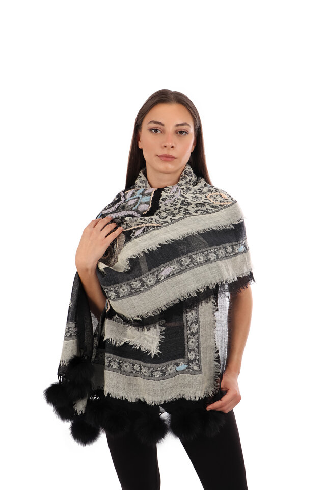 Siyah Üç Katlı Yıkanmış Yün Ponponlu Şal - Bursa İpek