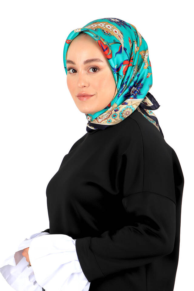 وشاح مربع من الحرير بنمط Efes باللون الأزرق الداكن - 2