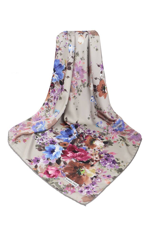 وشاح مربع حريري بنمط إبرة الراعي بيج - 3