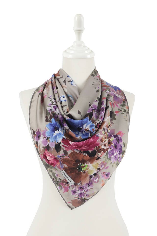 وشاح مربع حريري بنمط إبرة الراعي بيج - 2