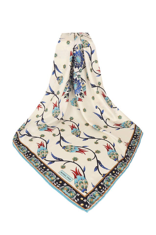 وشاح مربع حريري بنمط توليب بخط فيروزي - 3