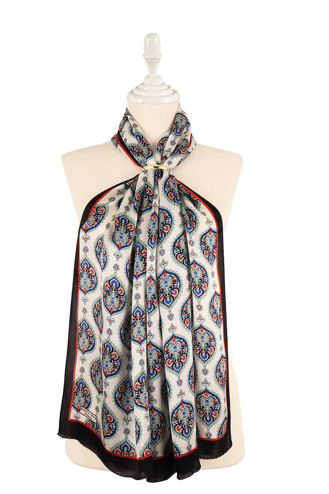 فولارد حرير بنمط هاتاي أسود 