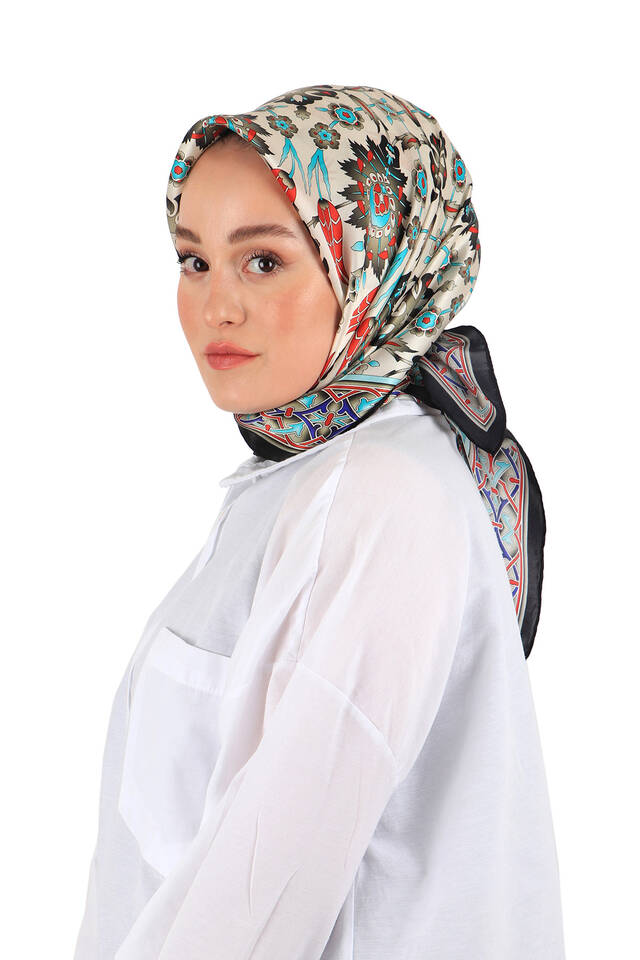 وشاح مربع من الحرير بنمط التوليب باللونين الأبيض والأسود - 2