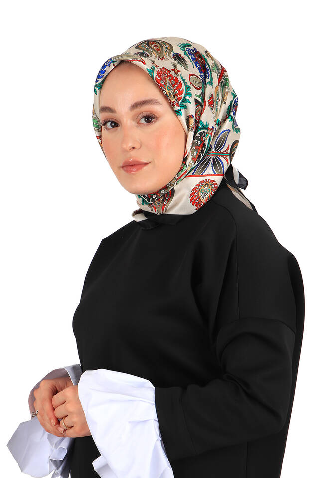 وشاح مربع من الحرير بنمط إزنيق أسود - 2