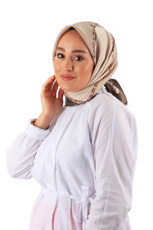 وشاح مربع من نسيج التويل الحريري البني - 2