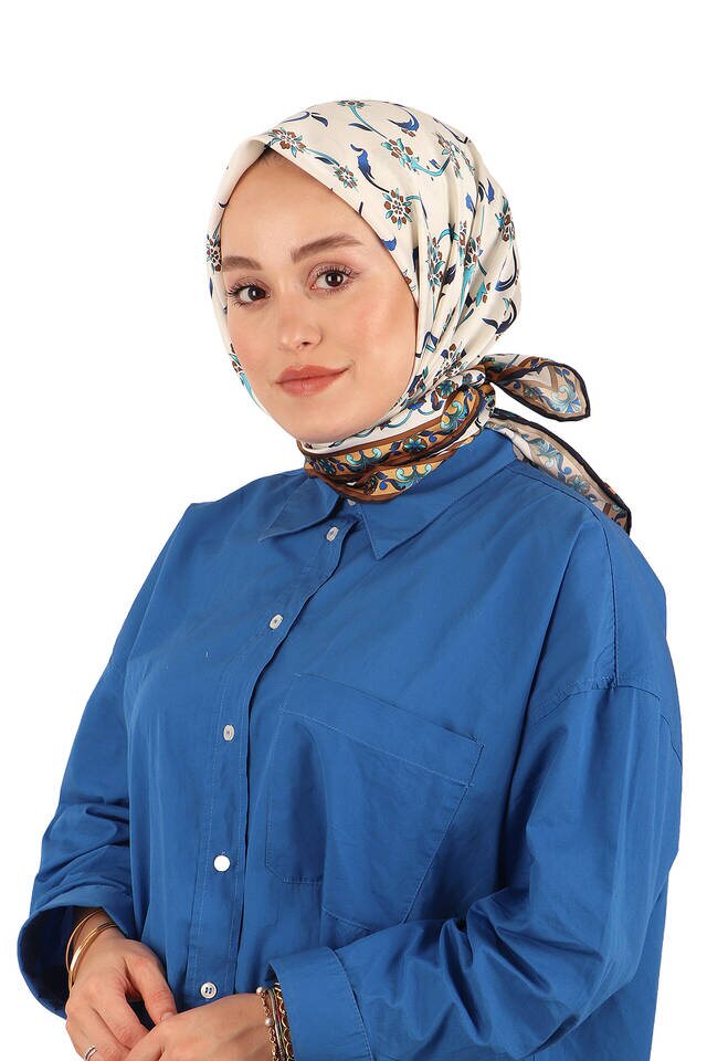 وشاح مربع حريري بنمط الزهرة البرية الذهبية - 2