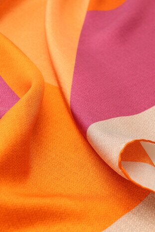 وشاح مربع من الحرير بنمط هندسي فوشيا برتقالي - Thumbnail