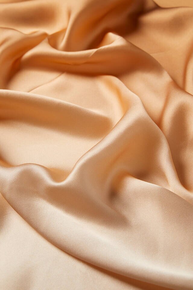 وشاح مربع حرير سورا نحاسي فاتح متدرج نحاسي - 3