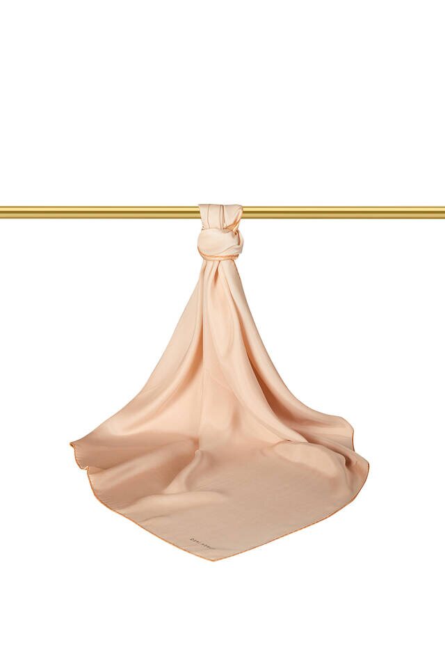 وشاح مربع حرير سورا نحاسي فاتح متدرج نحاسي - 2