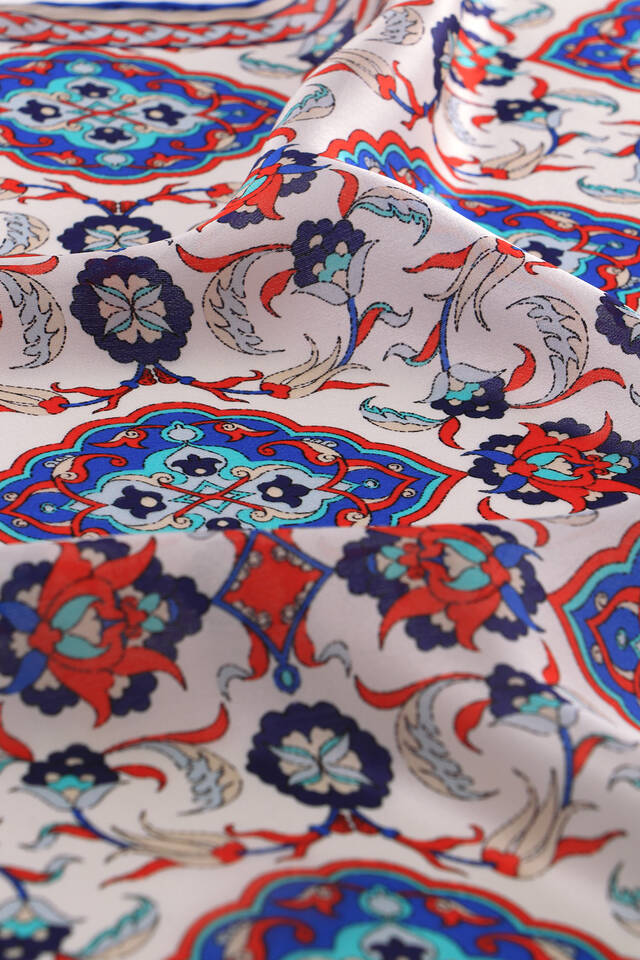 مربع جيب حريري بنمط توليب من بلاط ساكس الأبيض - 3