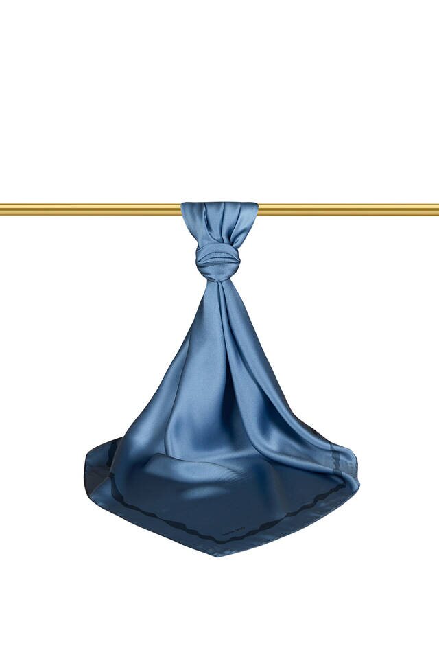 وشاح مربع حريري بحافة مائية بحافة نيلي - 2