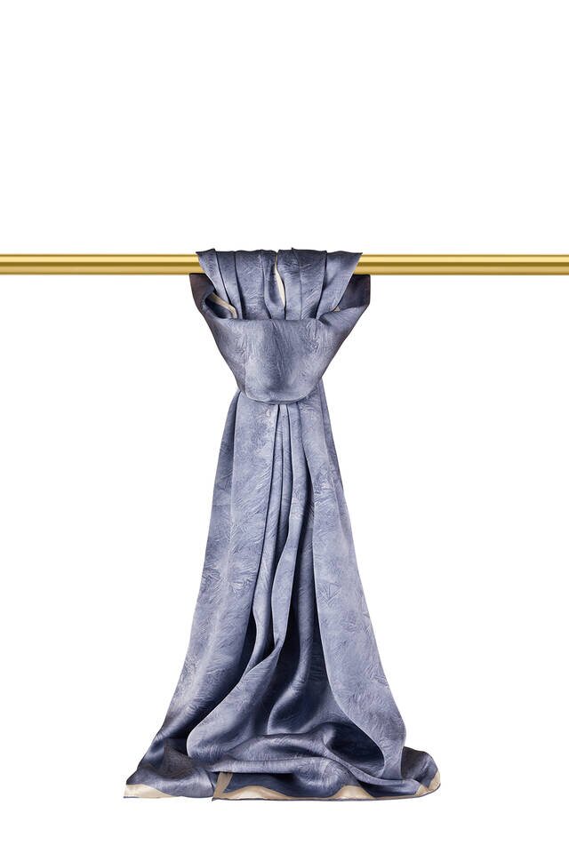 وشاح حريري بنمط فرشاة النيلي 