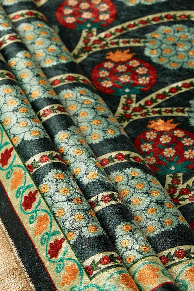 سجادة صلاة من المخمل الكاكي - 2