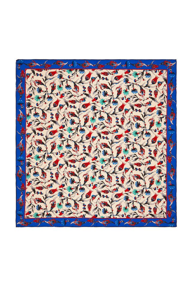 وشاح مربع من الحرير بنقشة قرنفل قرنفل من إكرو ساكس 