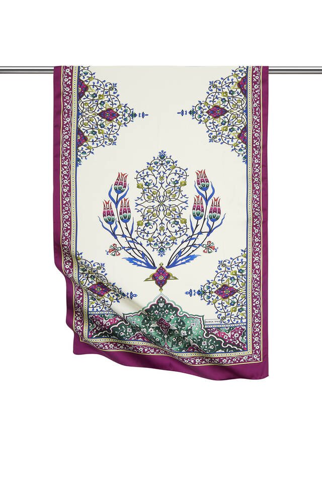 الشمعدان الأرجواني نمط واسع حريري الفولار 