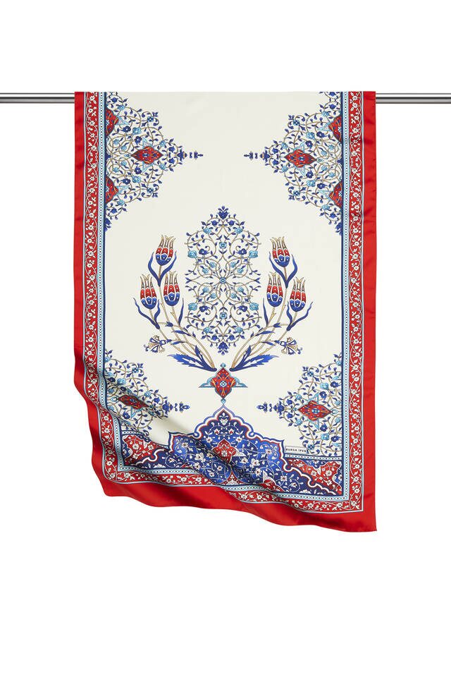 الشمعدان الأحمر نمط واسع حريري الفولار 