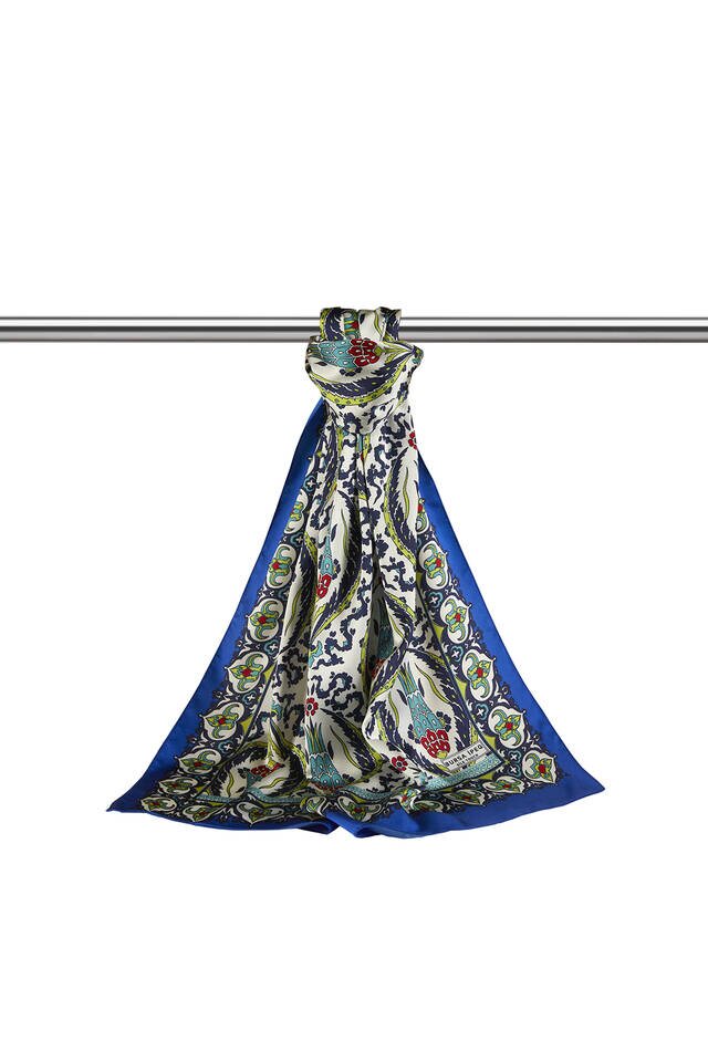 فولار حريري ضيق بنمط القرنفل الأخضر - 3