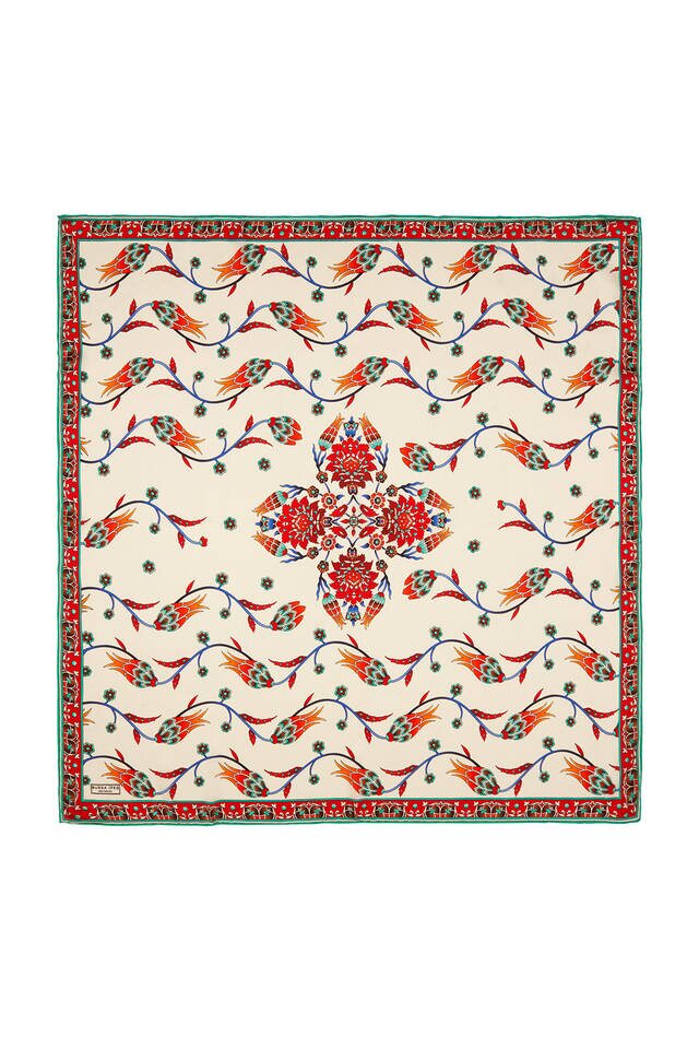 وشاح مربع حرير بنمط توليب مزين بالترتر الزيتي إكرو - Bursa İpek