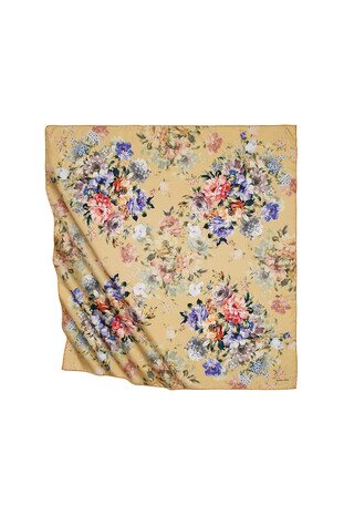 وشاح مربع حريري بنمط زهرة صفراء 