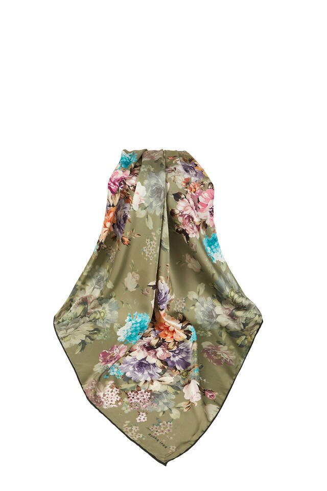 وشاح مربع حريري بنمط رباعي أخضر - 3