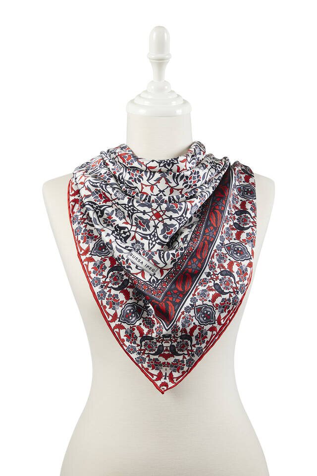 وشاح مربع من الحرير بنقشة البلاط التركي الأحمر والأسود - 2