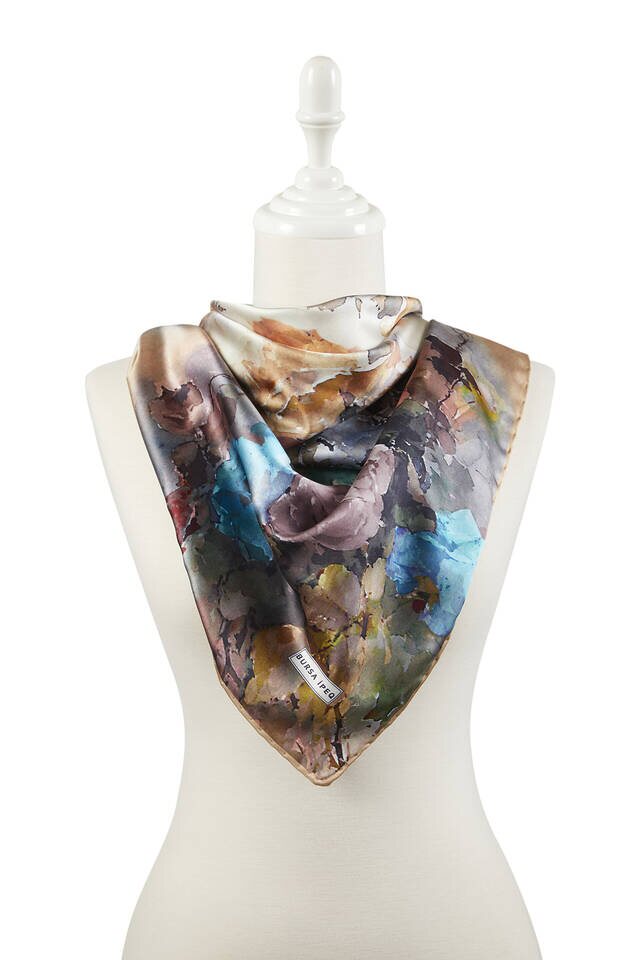 وشاح مربع حريري بنمط زهرة الخردل - 2