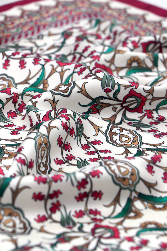 مربع جيب حريري بنمط توليب من بلاط البرقوق - 3