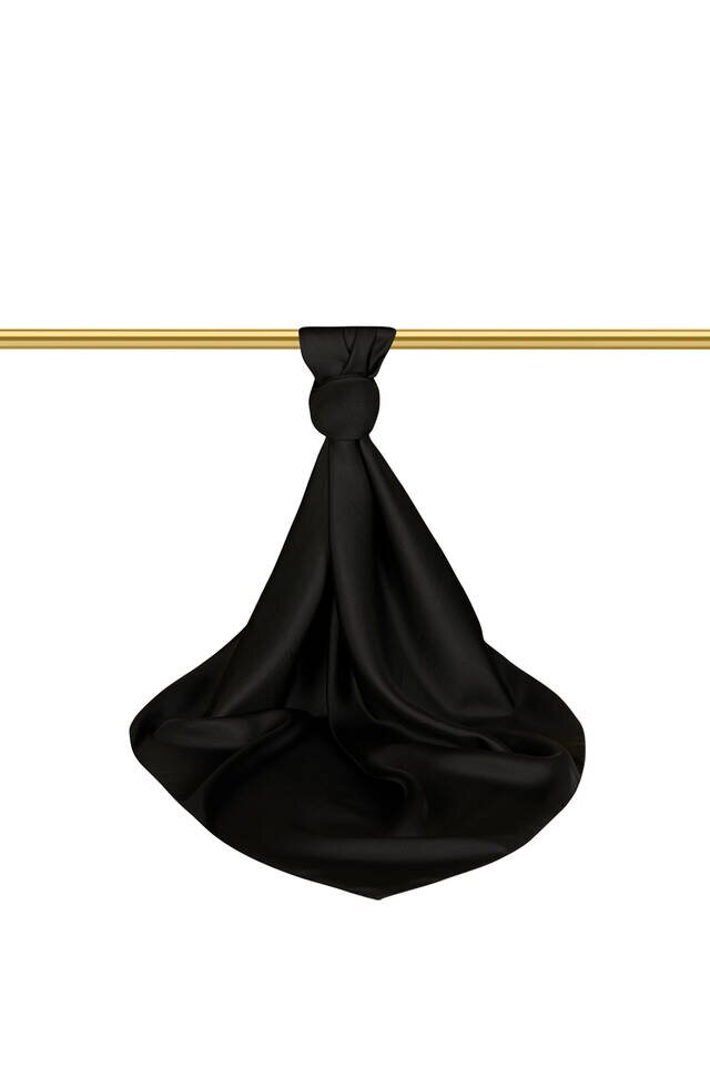 وشاح مربع حرير تويل أسود سادة - 3