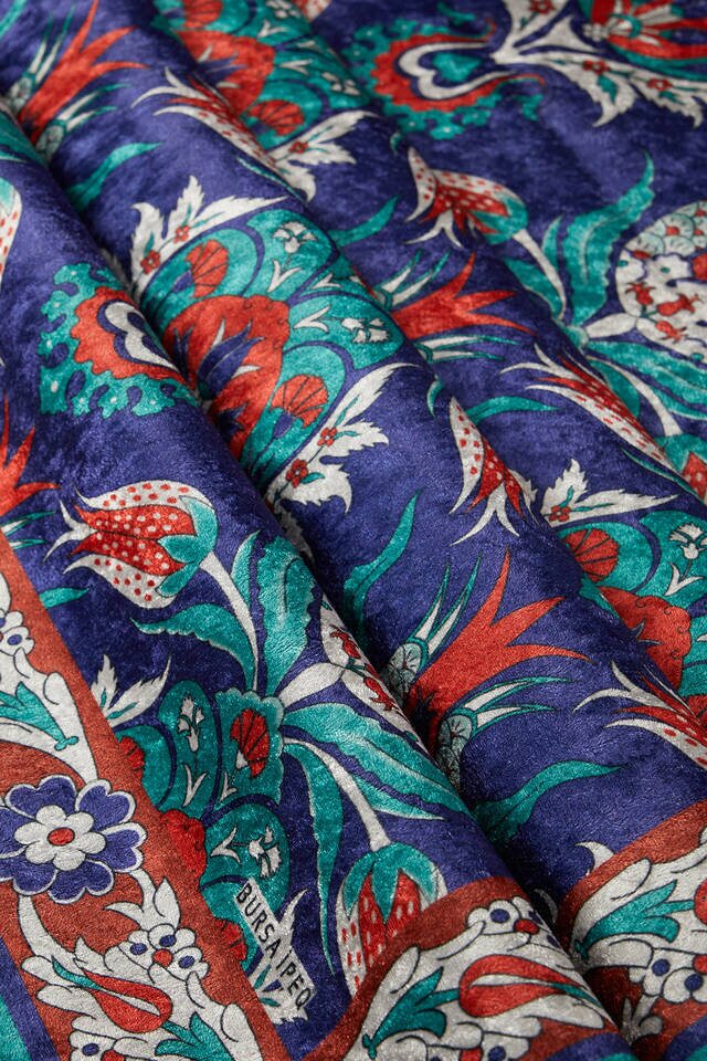 سجادة صلاة من المخمل باللون الأزرق الداكن - 2