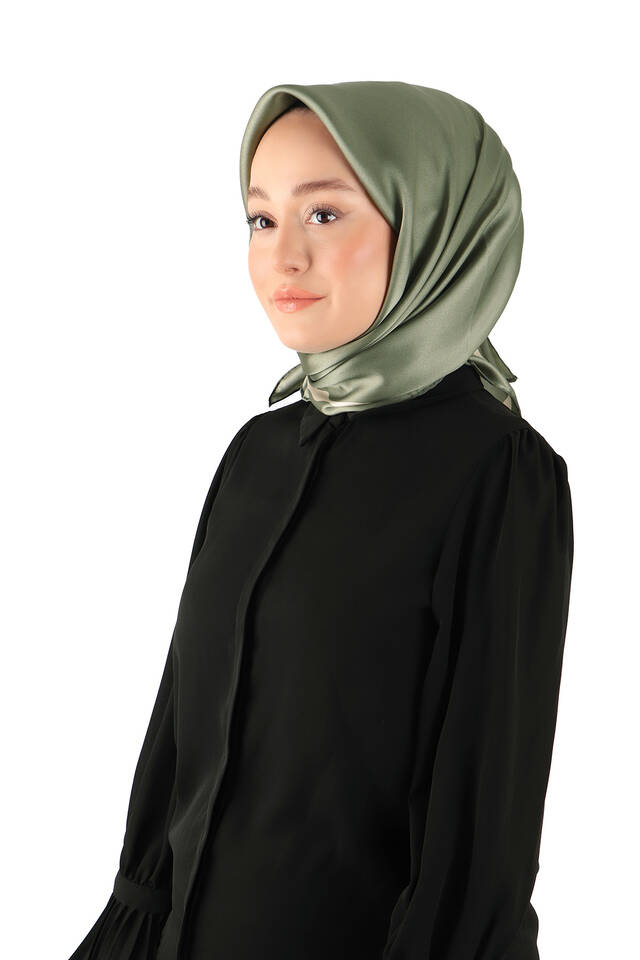 وشاح حريري مربع من العصير بحافة خضراء - 2