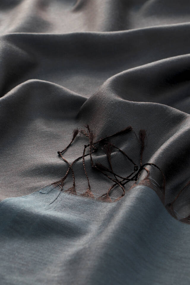 وشاح من الحرير أنثراسايت - 3