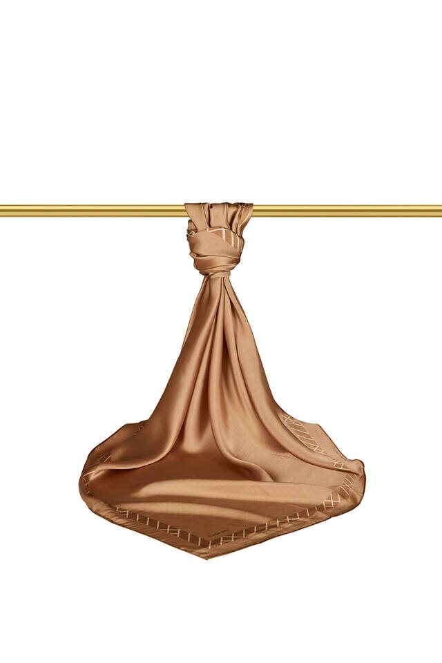 وشاح حليب القهوة وخط المياه من الحرير المربّع - 2