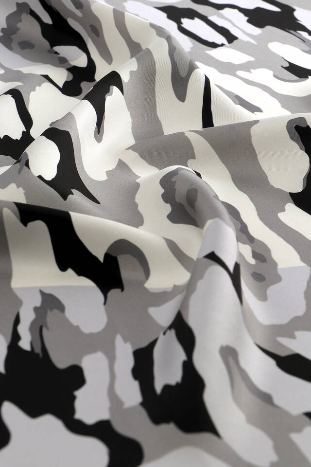 رمادي ساري نمط حك الحرير وشاح مربع - 3