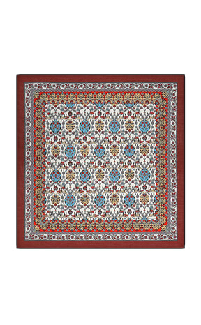 وشاح مربع ناعم بنمط التوليب باللون العنابي 