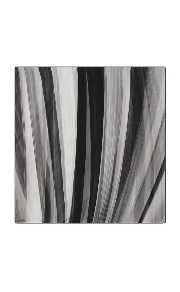 وشاح مربع من الحرير بنمط النسيم الرمادي 