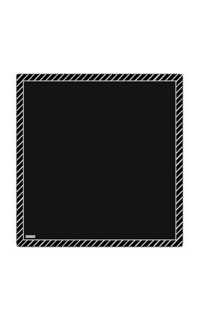 وشاح مربع من الحرير المائل بنمط مخطط باللون الأسود 