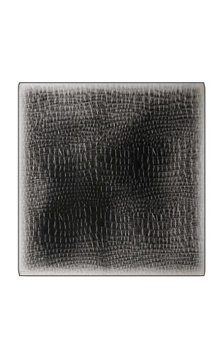 وشاح مربع من الحرير بنمط ديرين باللون الأسود 