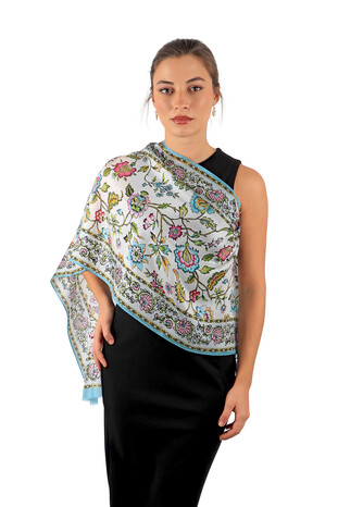 وشاح حرير من الفوال بنقشة زهرة الزنبق الزرقاء 