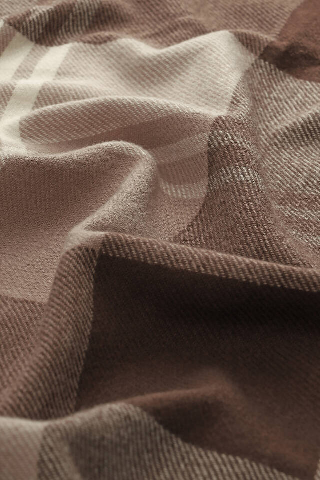 شال شتوي منقوش باللون البني الكريمي - 4