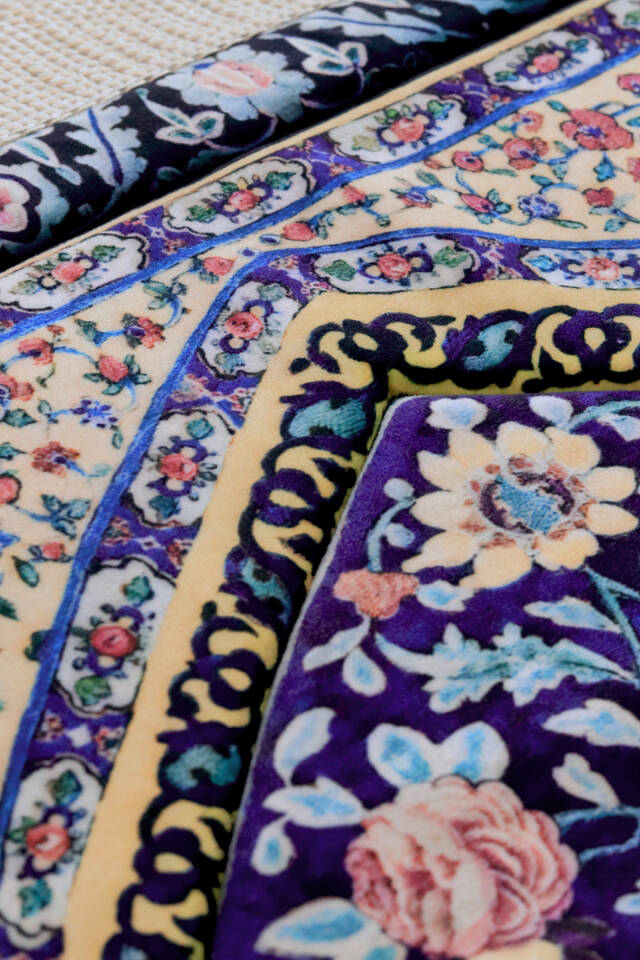 سجادة صلاة إسفنجية مبطنة باللون الأرجواني - 3