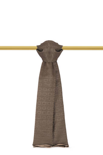 شال حرير قطني بنقشة فراشة من القهوة المرة 