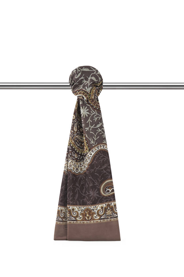 شال ناعم بنمط شال بني 