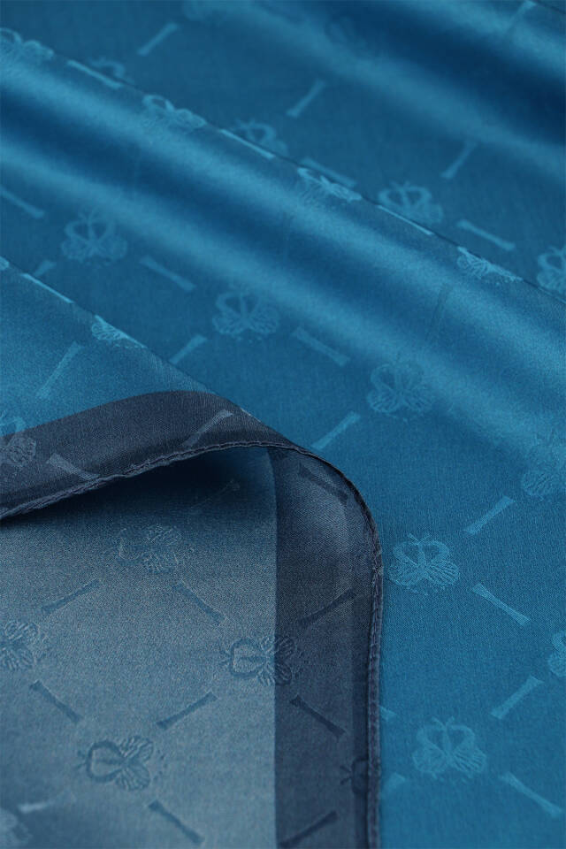 شال حريري بنمط سلسلة أحادية اللون باللون الأزرق البترولي - 5