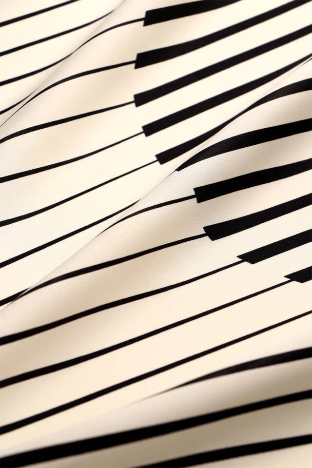 وشاح حريري سورا بنمط ديلا إيكرو - 3