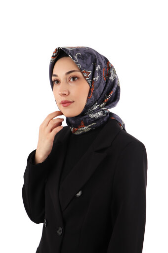 وشاح حريري مائل بنمط شال الجمشت 